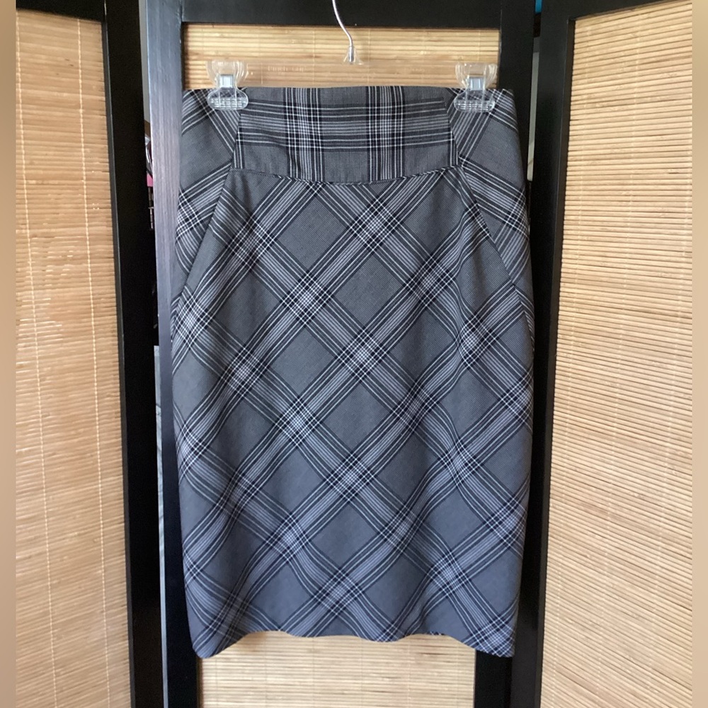 ♦️ EXPRESS Design Studio Pencil Skirt Sz 4 NWOT gray black plaid